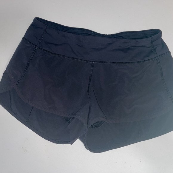 Size 4 Lululemon Low-Rise Speed-Up Shorts in Black - Picture 2 of 2